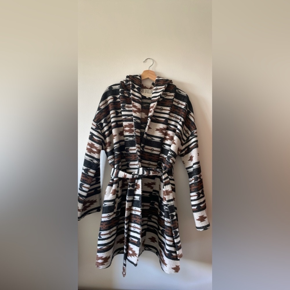 Aztec Print Fall Coat - Picture 4 of 7